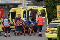 Drama ve škole v přírodě na Plzeňsku: 44 dětí odvezli do nemocnice
