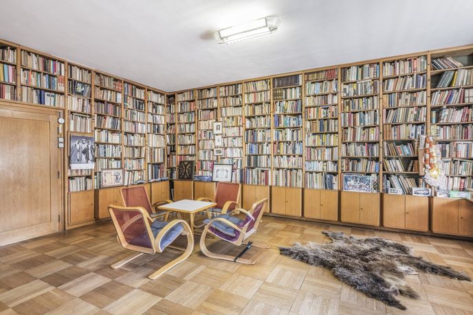 Miroslav Zikmund v roce 2020 dům prodal. Miroslav Zikmund v roce 2020 dům prodal.