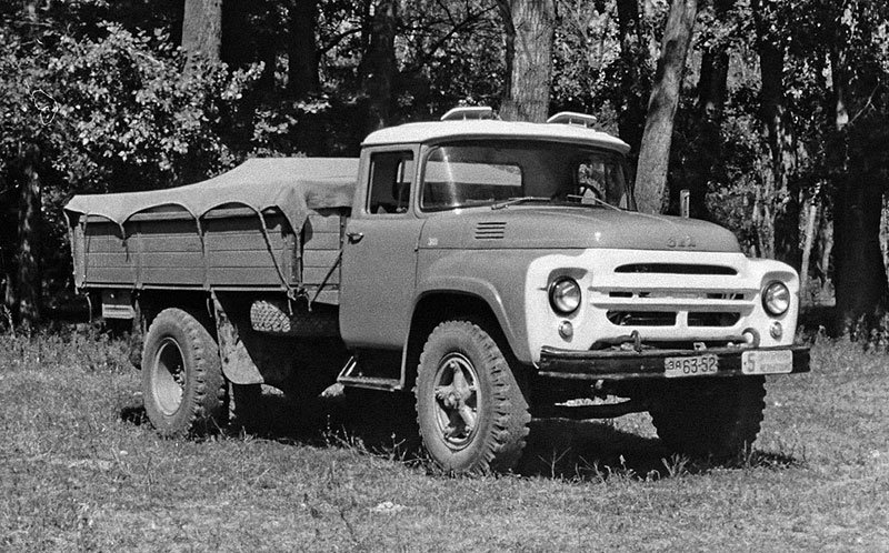 ZIL 130M