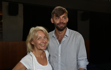 Máma Veronika se svým synem a scenáristou Cyrilem Navrátilem.