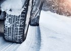 Cesty na zimní dovolenou se blíží, řidiči by je neměli podceňovat