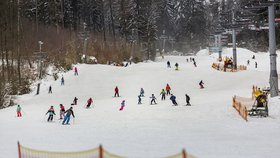 Vlekaři zoufají. Teplo poničilo sjezdovky, start lyžařské sezóny je opožděný