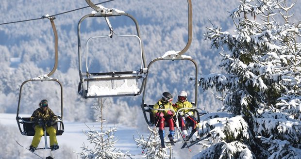 Češka seskočila v Rakousku z lanovky, utrpěla vážná zranění