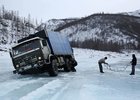 Svéráz sibiřských silnic: Na jaře mizí, protože roztávají