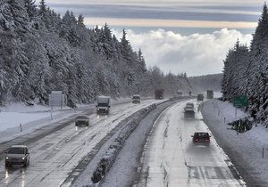 Pro kamiony se od 08:00 uzavře silnice do Polska přes Harrachov.