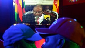 Mugabe v televizi překvapil. Prezidentem chce být minimálně do prosince