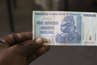 Bilionové bankovky Zimbabwe umožní vyměnit za americké dolary