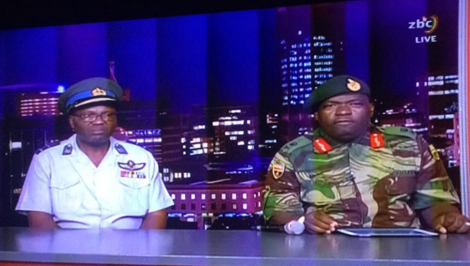 Armáda obsadila v Zimbabwe vládní budovy a i televizi a rozhlas. O puč prý ale nejde. Napětí je v zemi poté, co prezident Mugabe sesadil svého viceprezidenta.