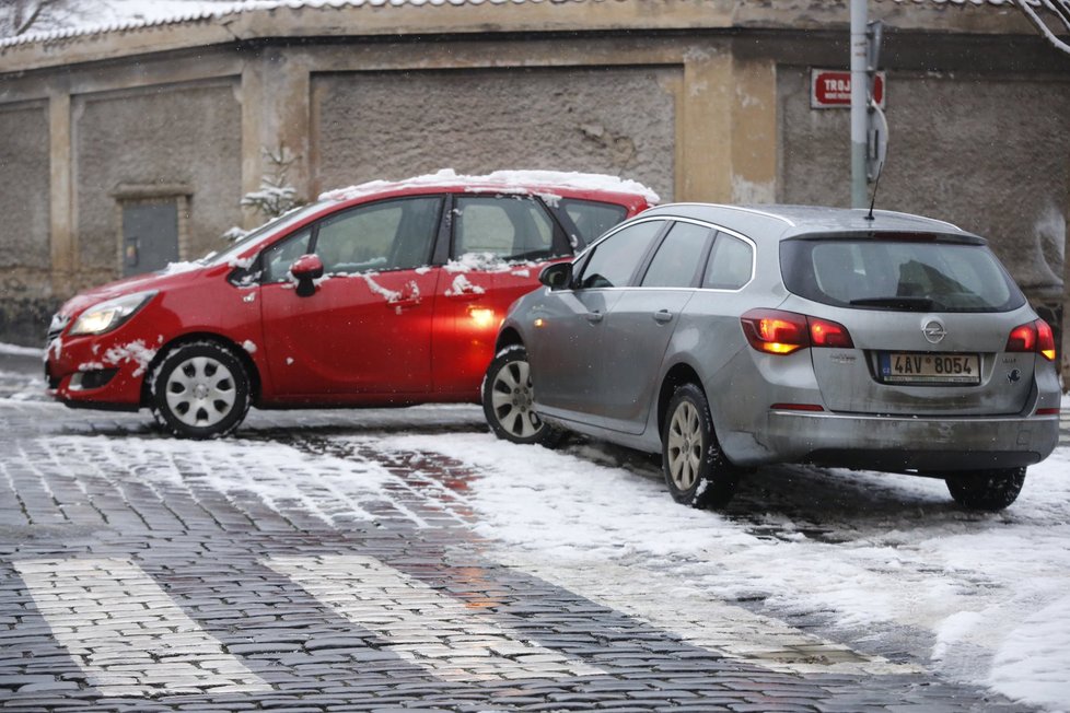 Sněhové bouře a vítr sužují východ Evropy a způsobují chaos v dopravě - Praha.