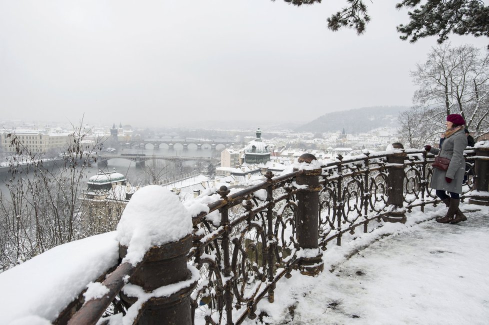 Sněhové bouře a vítr sužují východ Evropy a způsobují chaos v dopravě - Praha.