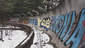 Chátrající betonový had uprostřed zaminovaných lesů. Sarajevská bobová dráha 36 let po olympiádě