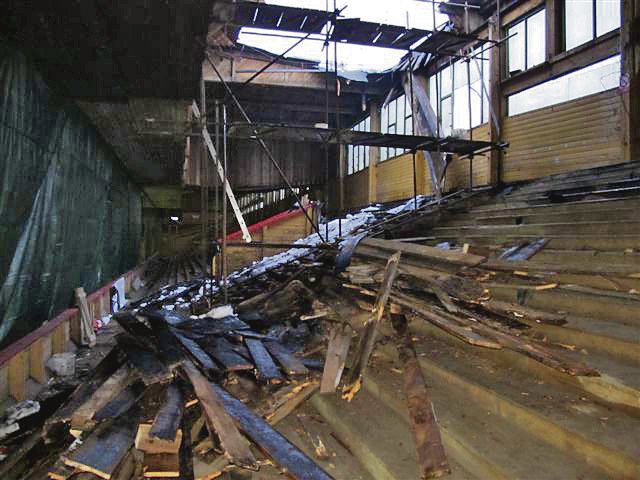 Takto vypadal stadion Štvanice před demolicí. Neutěšený pohled.