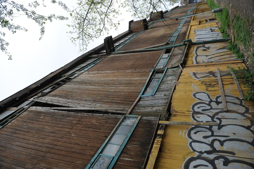 Takto vypadal zimní stadion Štvanice před demolicí v roce 2011.