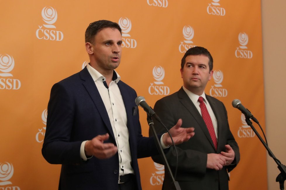 Jiří Zimola a Jan Hamáček na tiskové konferenci po svém zvolení (18. 2. 2018)