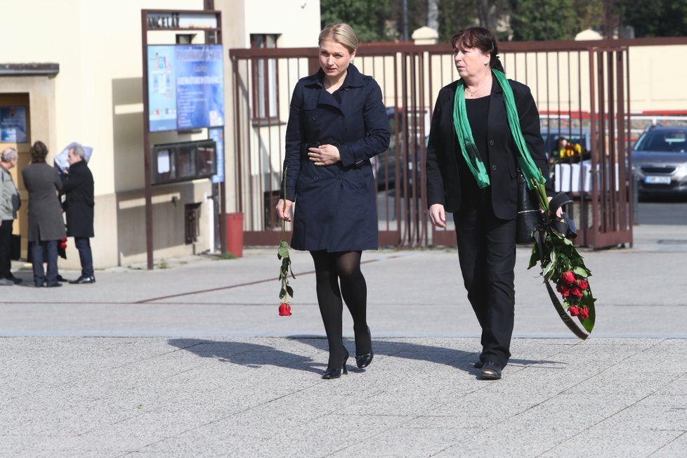 Poslední rozloučení se Stanislavem Zindulkou v pražských Strašnicích.