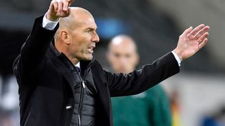 Zidane končí jako kouč Realu Madrid. Sezóna byla pro španělský velkoklub propadákem Zidane končí jako kouč Realu Madrid. Sezóna byla pro španělský velkoklub propadákem