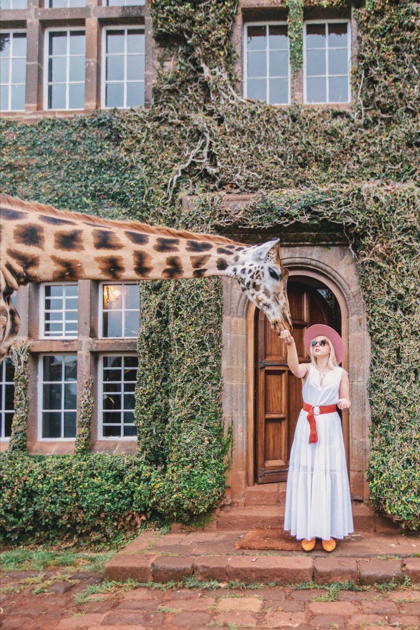 Hitem Instagramu je unikátní hotel v Keni: V hotelu Giraffe Manor můžete posnídat s ohroženým druhem žiraf!