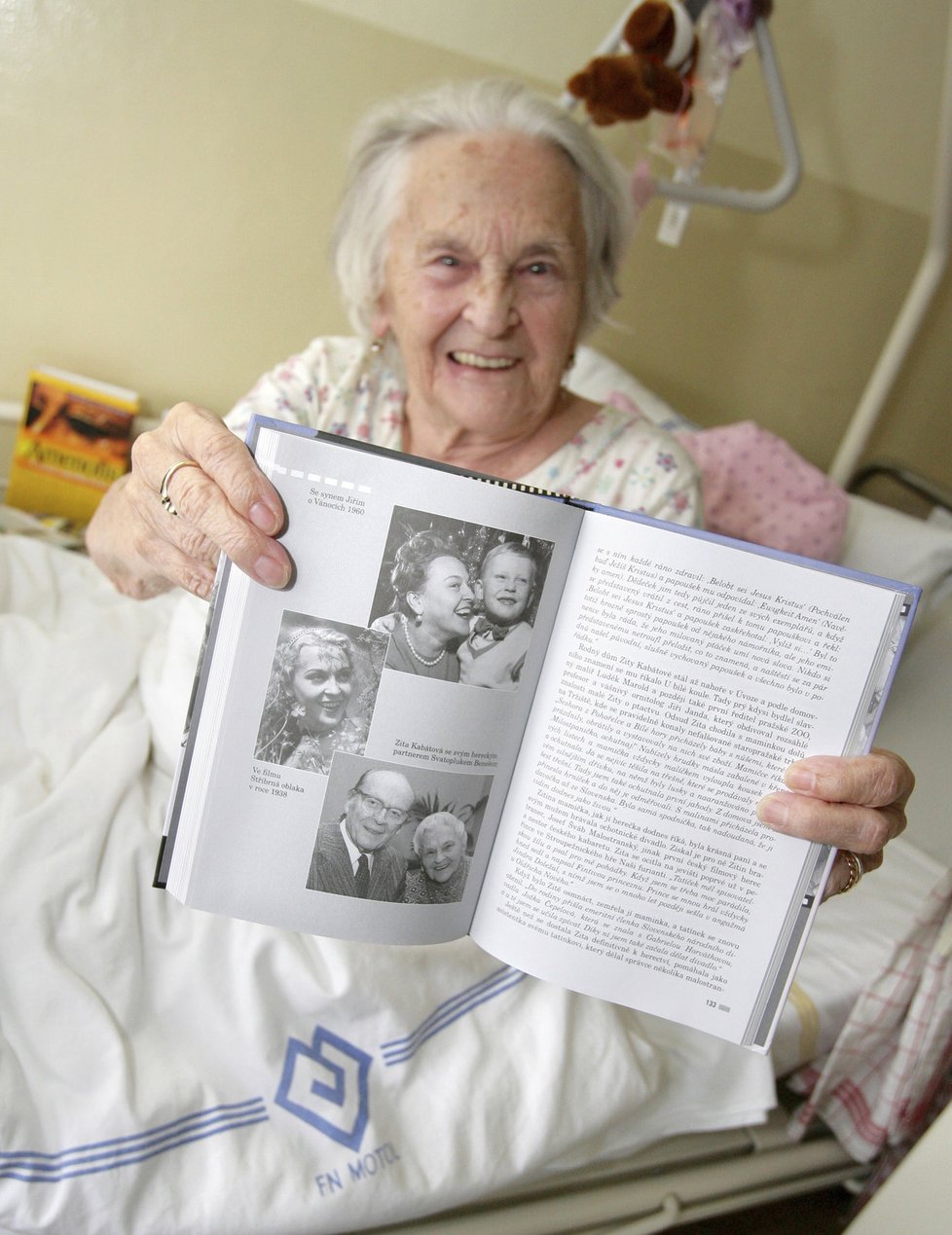 Zita Kabátová se o svůj recept na dlouhověkost podělila v knize
