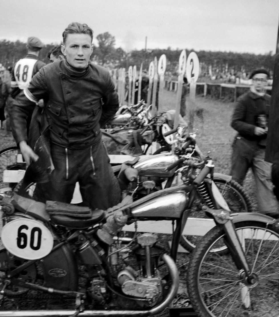 Velká Zitina láska, motocyklový závodník Franta Juhan