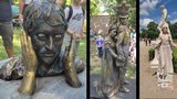 Živé sochy u slavkovského zámku: Bez hnutí vydržely i celé hodiny