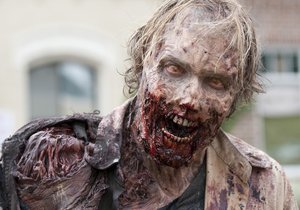 Zombie budou v seriálu Živí mrtví: Počátek konce jiné než v původním seriálu (na smímku).