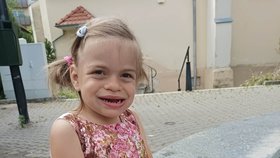 Malá Viktorka trpí mukopolysacharidózou 3. typu, její zdravotní stav se bude postupně zhoršovat