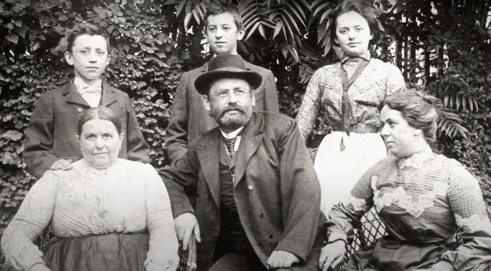 Karel Čapek miloval svoji rodinu.
