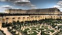 Sídlo ve Versailles, které se budovalo 50 let.