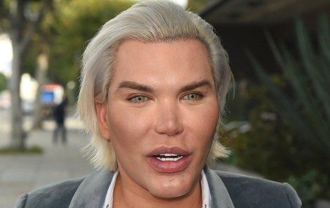 Živý Ken Rodrigo Alves