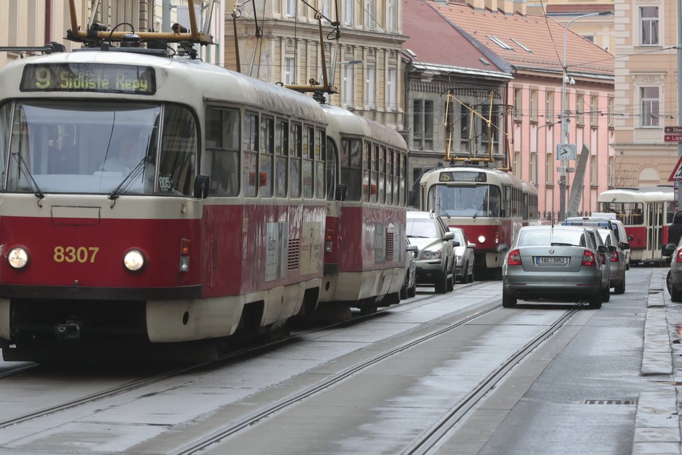 Doprava na Žižkově kolabovala i 14. března.