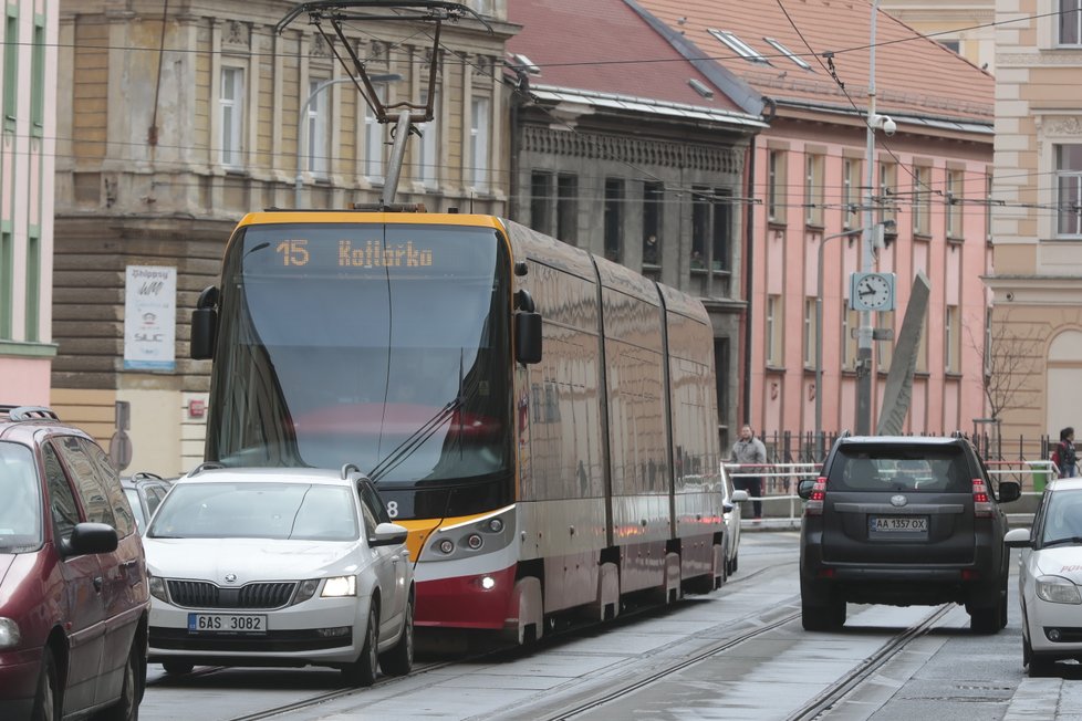 Doprava na Žižkově kolabovala i 14. března.