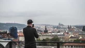 Hoteliéři nestíhají srovnat krok s Airbnb, to nejspíš vytlačí Pražany i z širšího centra