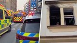 Hrůza v Praze: Byt v plamenech, mladík skočil z okna a vážně se poranil