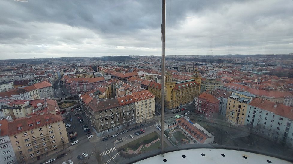 Výhled z televizní věže na Žižkově