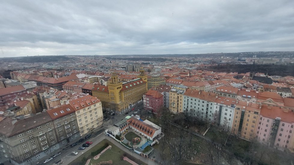 Výhled z televizní věže na Žižkově