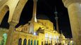 Velká mešita v Šanliurfě je postavená v klasickém osmanském slohu. Ve středověku bylo město známé jako Edessa.
