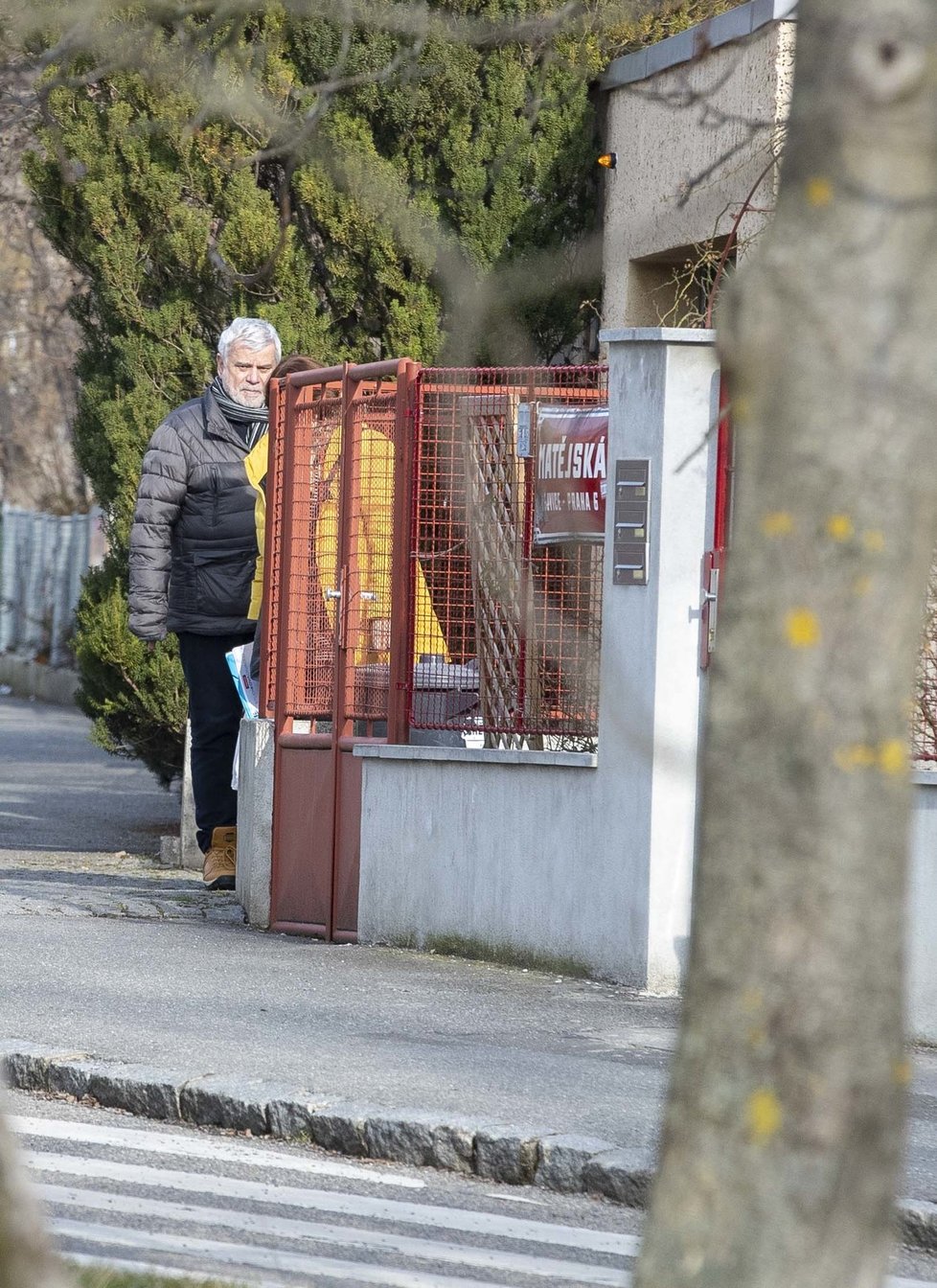 Zlata Adamovská s Petrem Štěpánkem v den svých 62. narozenin.