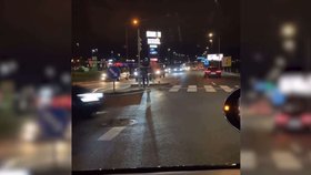 Zlatá mládež opět závodí v centru Prahy.