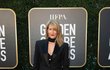 Laura Dern v kalhotovém kostýmu Givenchy