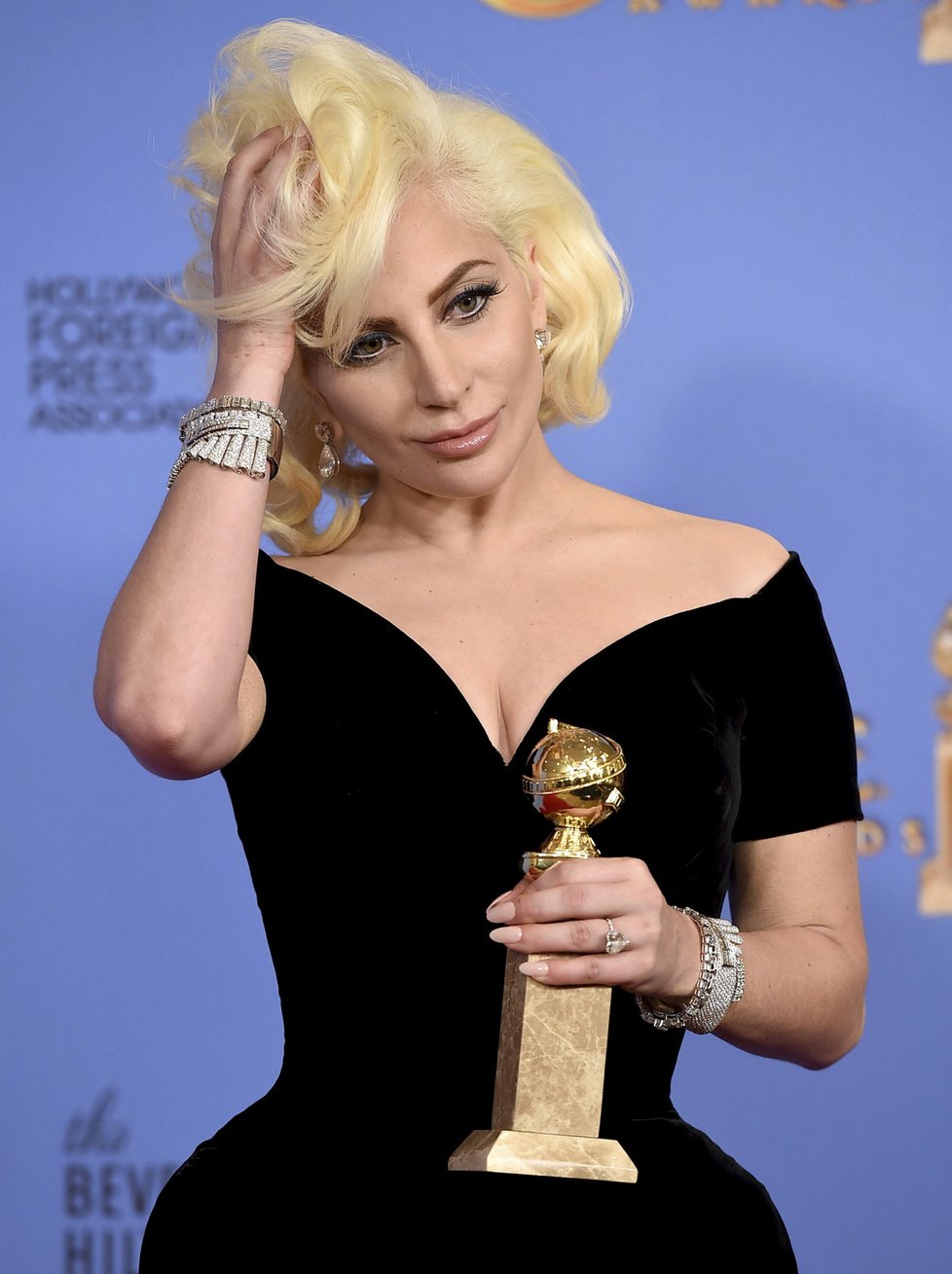 Zpěvačka Lady Gaga dostala cenu za  výkon v seriálu American Horror Story.