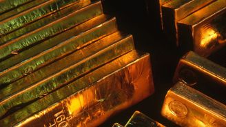 Zlato získává na lesku, centrální banky masivně přikupují