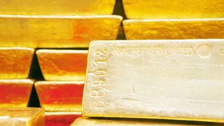 Obchodní válka vyhnala cenu zlata na šestiletý rekord
