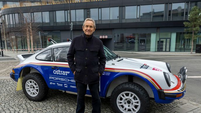 Nejvýznamnější ocenění večera, Zlatý volant pro osobnost světového motorsportu, převzal Jacky Ickx – jedna z nejrespektovanějších osobností závodní historie. Nejvýznamnější ocenění večera, Zlatý volant pro osobnost světového motorsportu, převzal Jacky Ickx – jedna z nejrespektovanějších osobností závodní historie.
