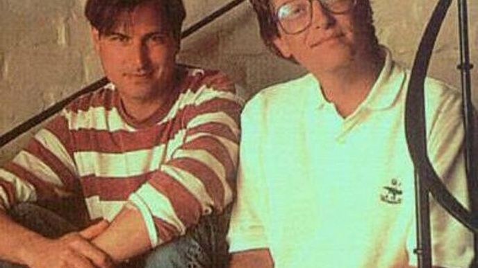 (zleva) Steve Jobs a Bill Gates