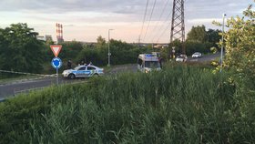 Parkovištěm na pražském Zličíně se ozvala střelba. Jeden muž byl těžce zraněn.