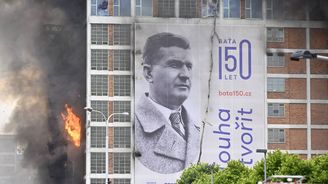 Hasiči mají požár budovy ve Zlíně pod kontrolou, hasební práce pokračují Hasiči mají požár budovy ve Zlíně pod kontrolou, hasební práce pokračují