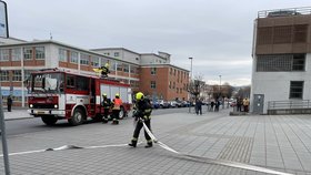 Hasičské cvičení v budově krajského úřadu ve Zlíně