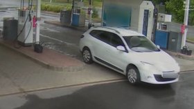 Zloděj aut, kterého dopadli v kradeném BMW v Praze, ujížděl od čerpacích stanic bez placení.