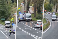 Pašeráka aut nezastavili Němci ani Češi: Schovával se v lese a v kradené dodávce odjel do Polska