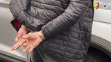 Komplicem proti své vůli: Máma v kanceláři uklízela, povedený synáček kradl!